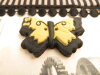 Bouton gros papillon noir et ocre jaune