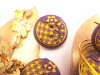 Bouton rond pied de poule violet et jaune de 28mm