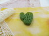 Bouton cactus vert branche gauche