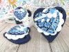 Bouton gros coeur marine et petit motif bleu