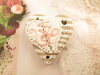 Bouton gros coeur Shabby chic beige et petit coeur blanc