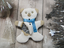 Bouton nounours blanc echarpe bleue